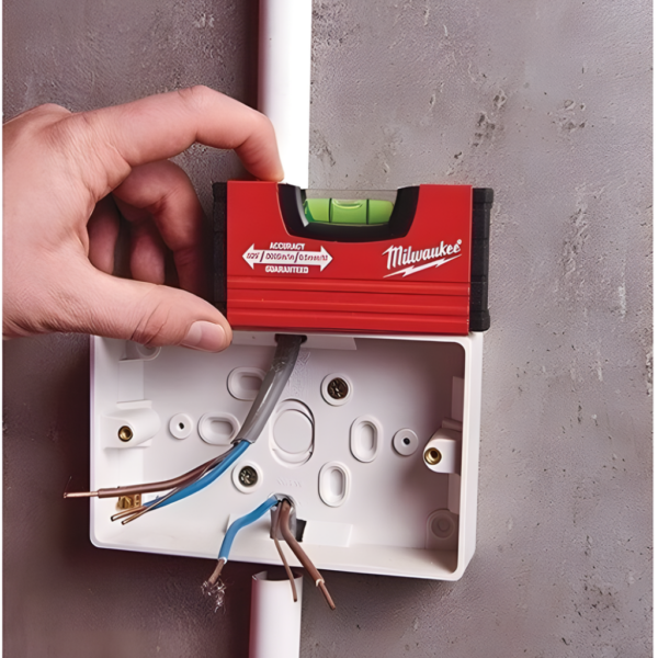 Poziomica aluminiowa kieszonkowa 10cm MILWAUKEE 2