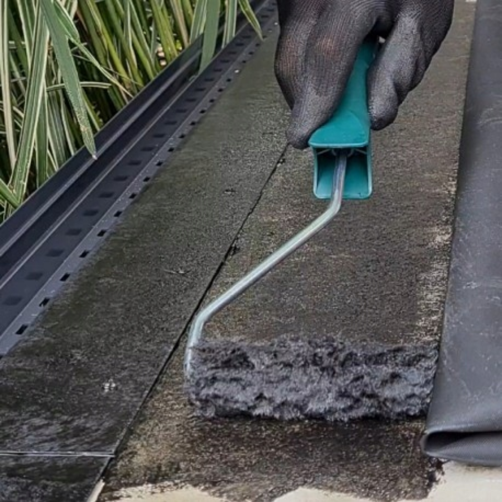 Klej RENOSTICK RS10 do łączenia pasów membrany EPDM